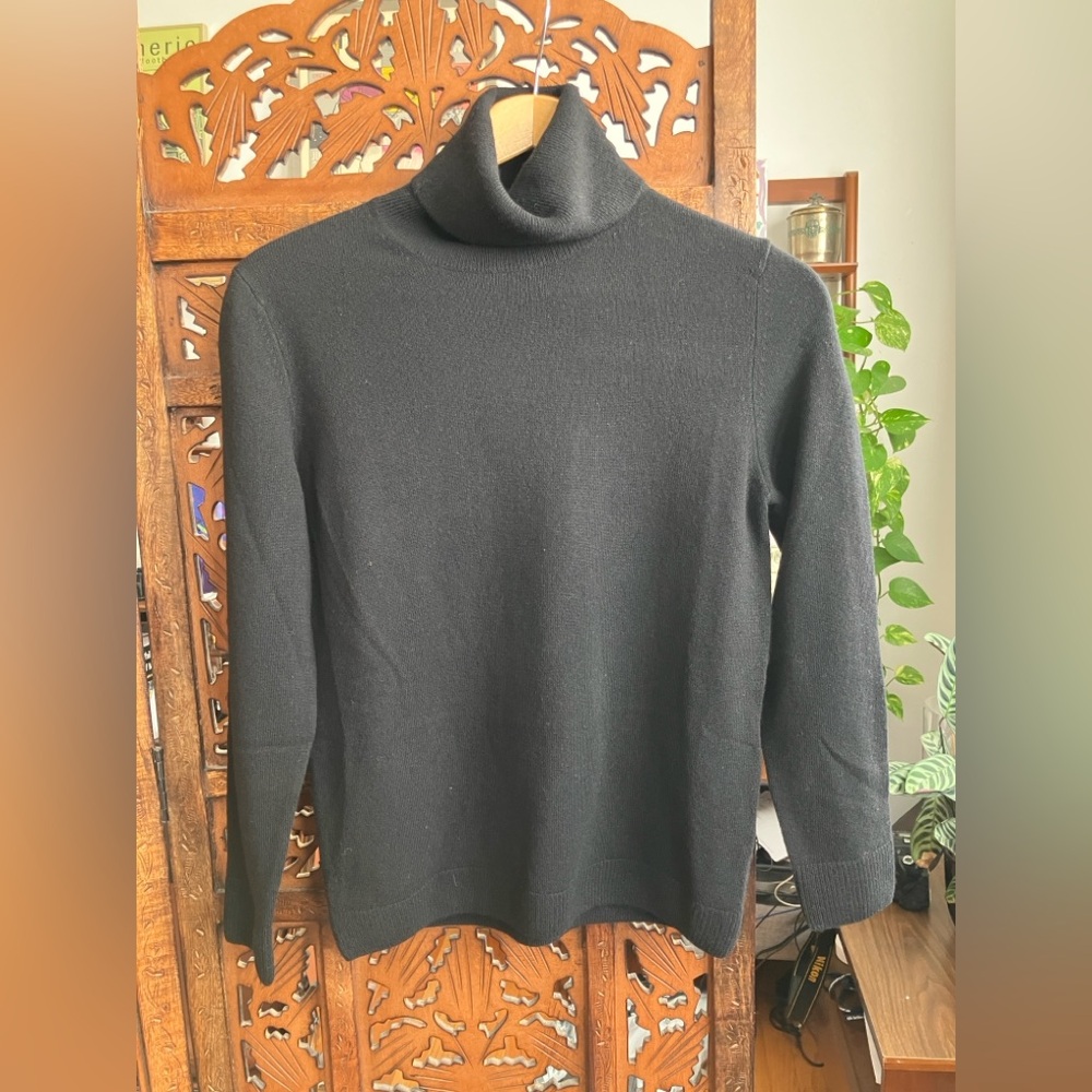 NEW w/tags Malo Optimum wool and cashmere blend, black turtleneck sweater